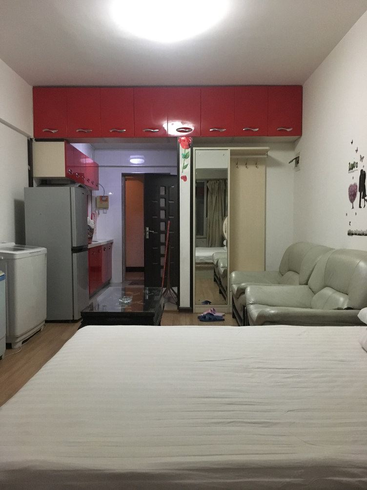 温馨高层一室大床房