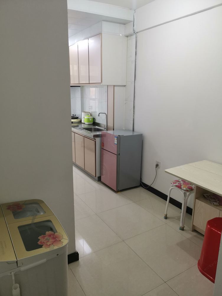 学府一室大床房