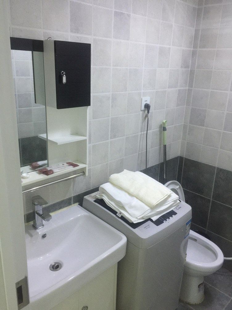 学府一室大床房