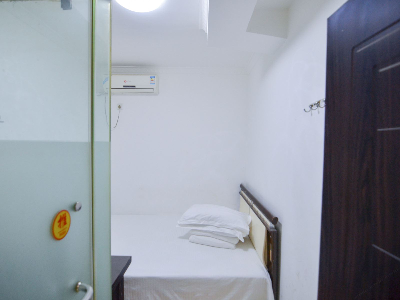 标准大床间