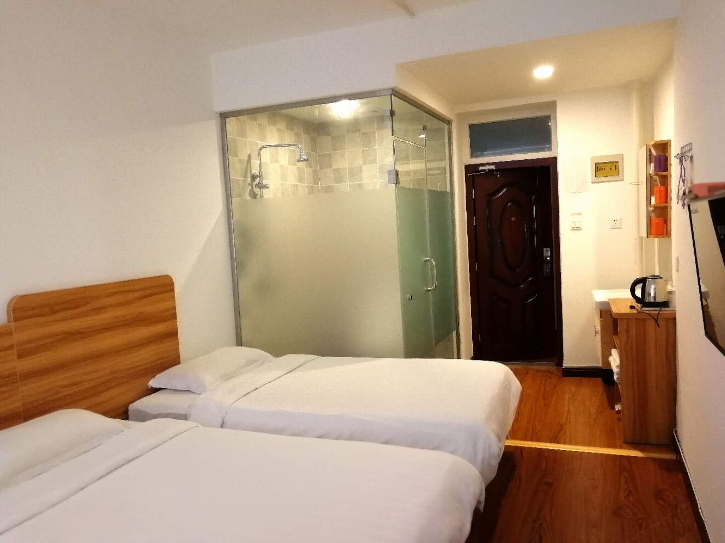 标准三人房