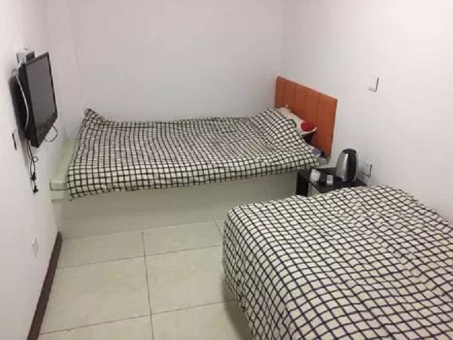 标准双床房(无窗)