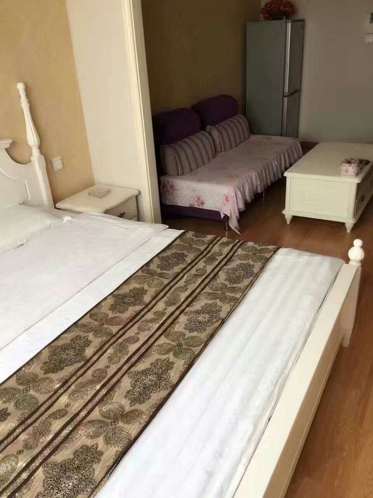 精致情侣大床房
