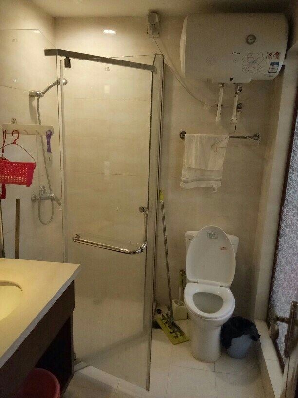 八人间