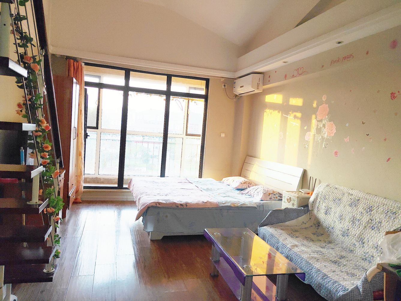 大连小花花之家公寓