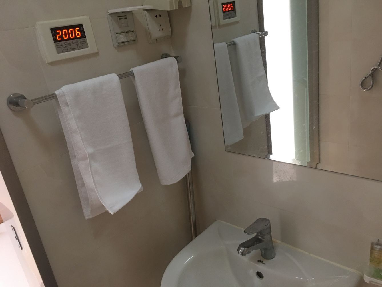 特惠榻榻米房