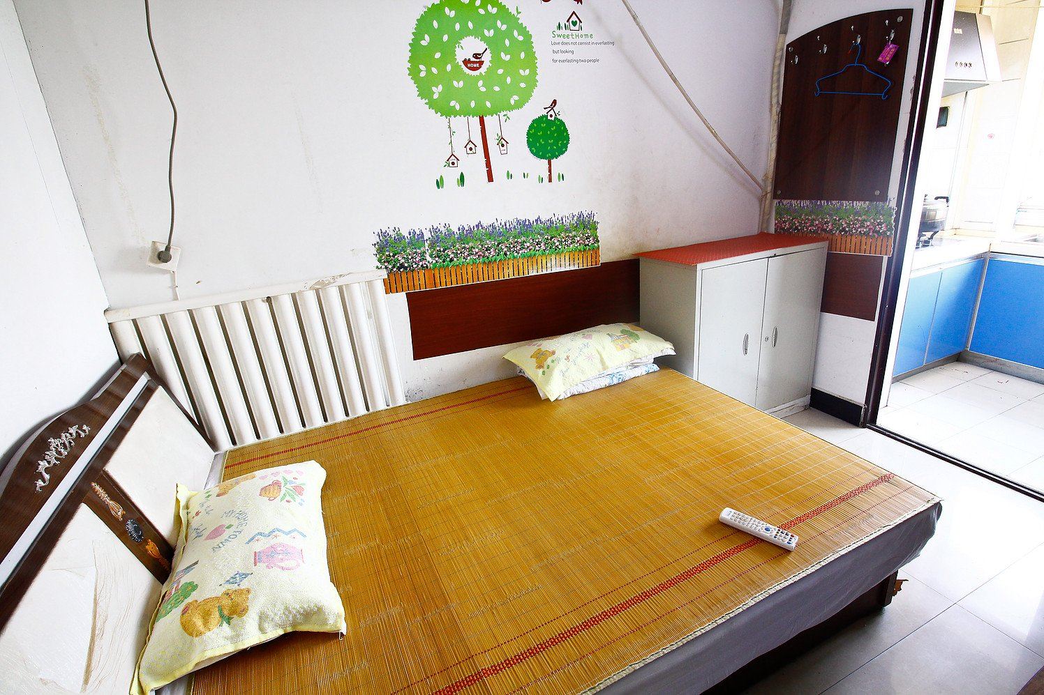 大床间 (公共卫浴)