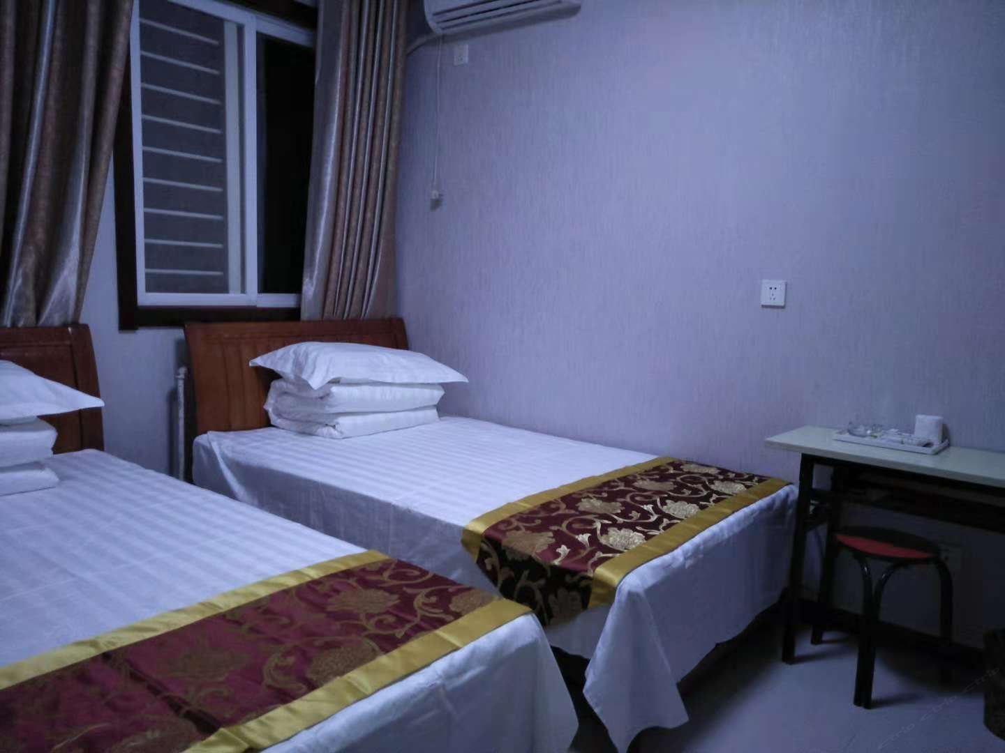 阳光独卫标间（免费接站）