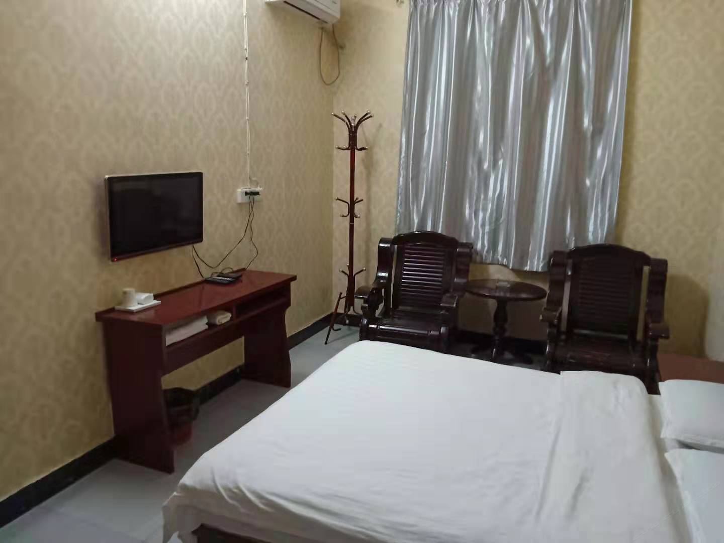 经济大床房