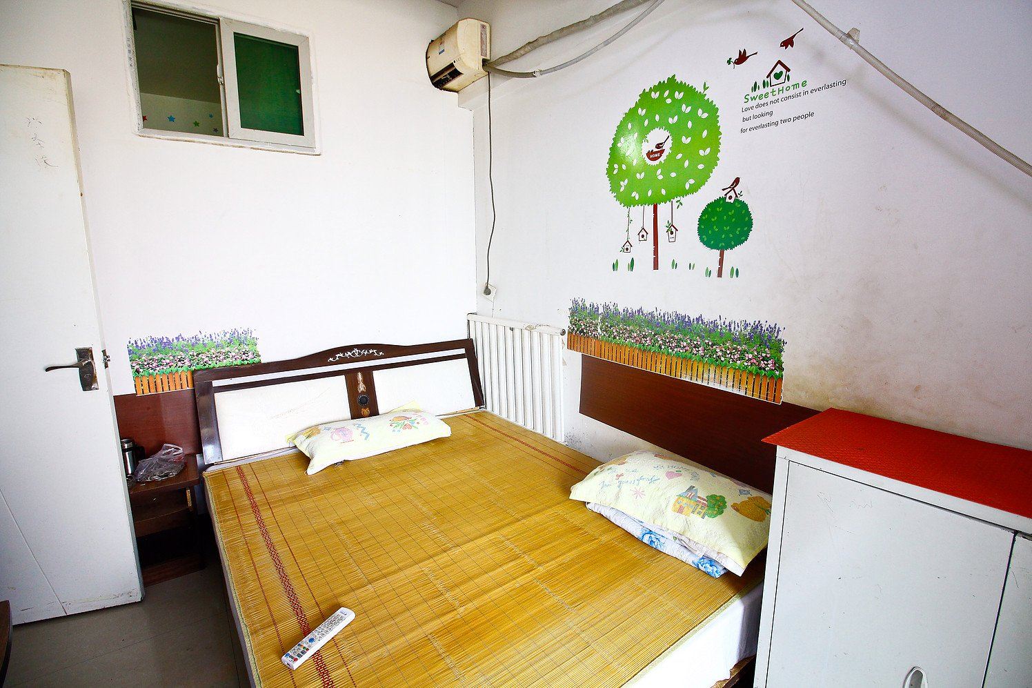 大床间 (公共卫浴)