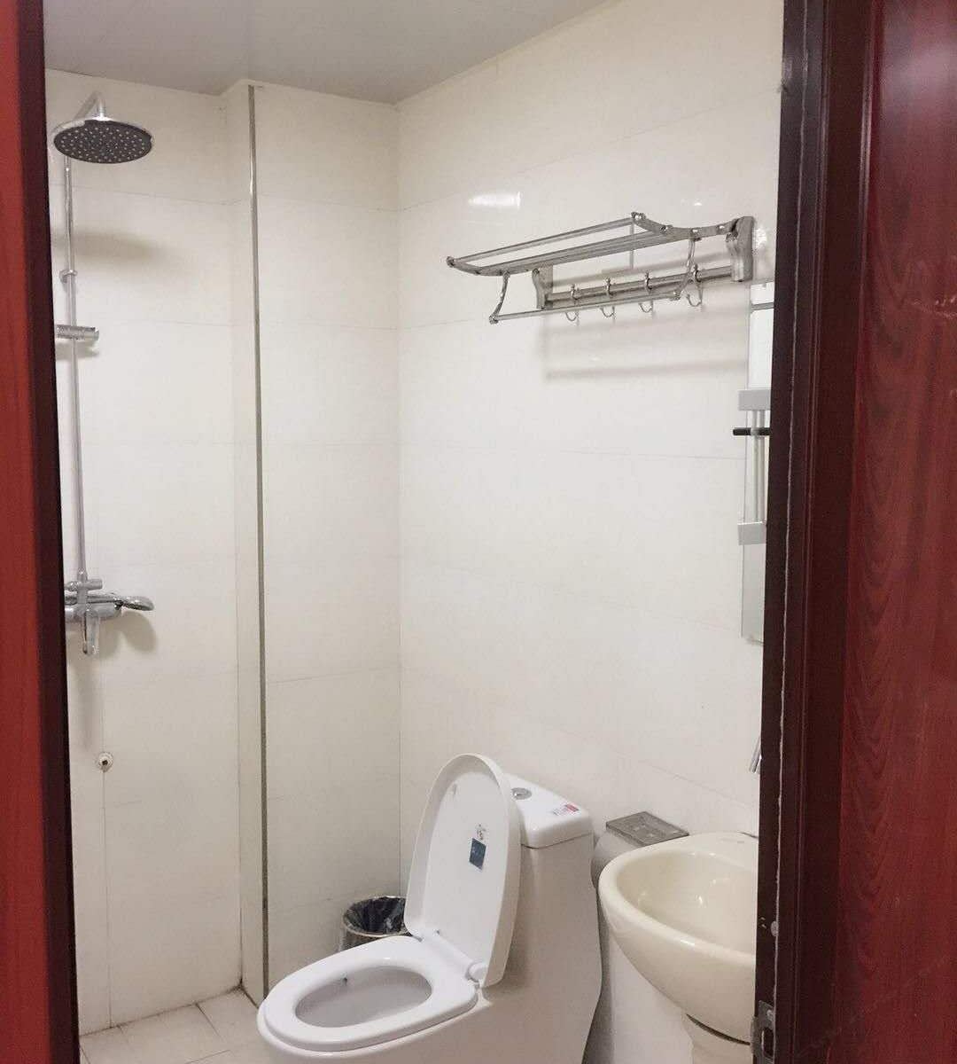 两室一厅间