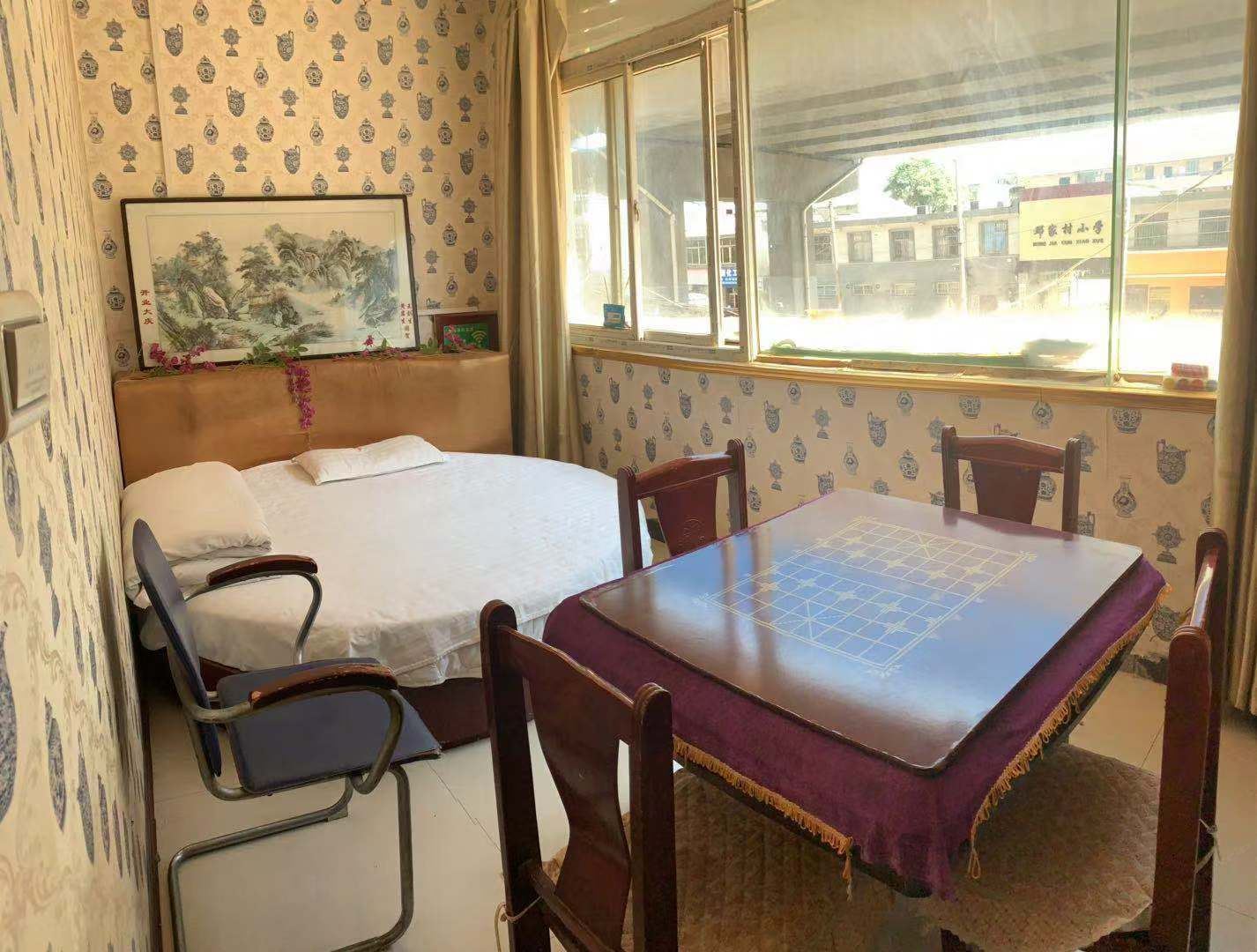 麻将圆床房