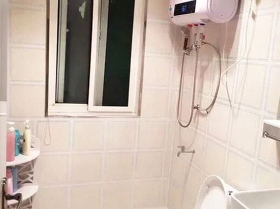 豪华圆床独卫房