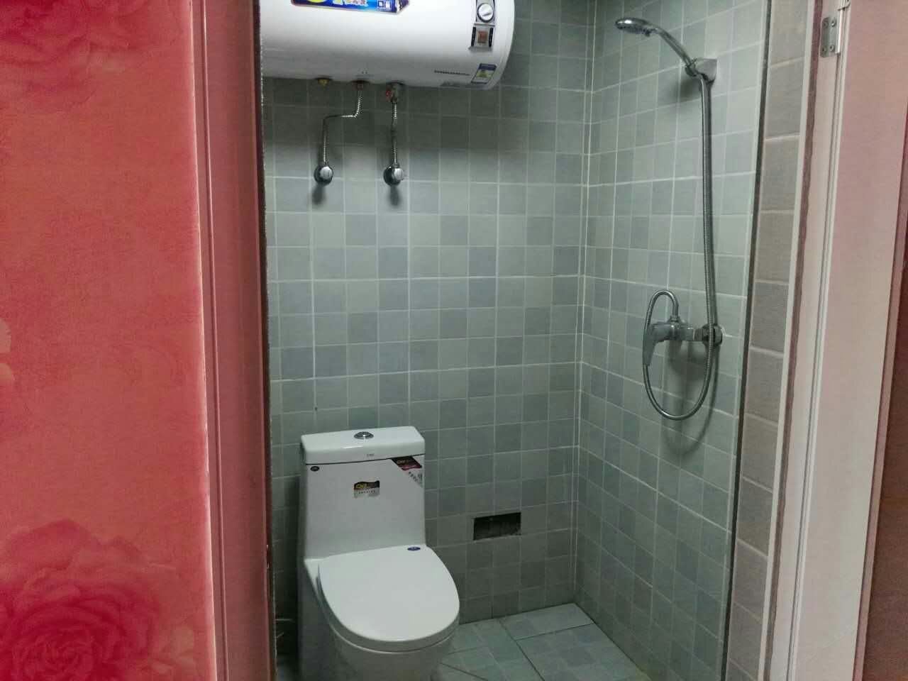 青春一室圆床房