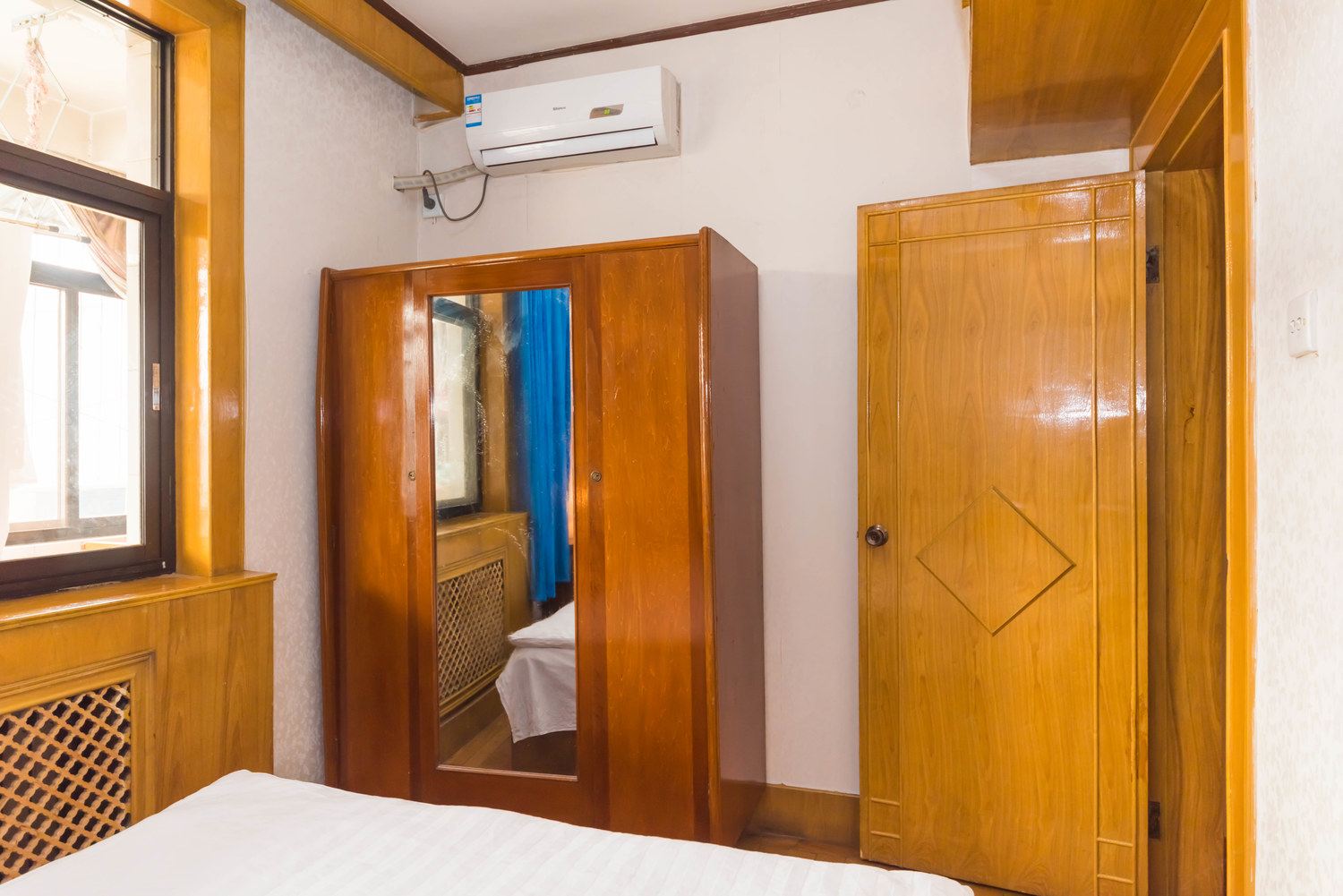 三室一厅套房(无窗)