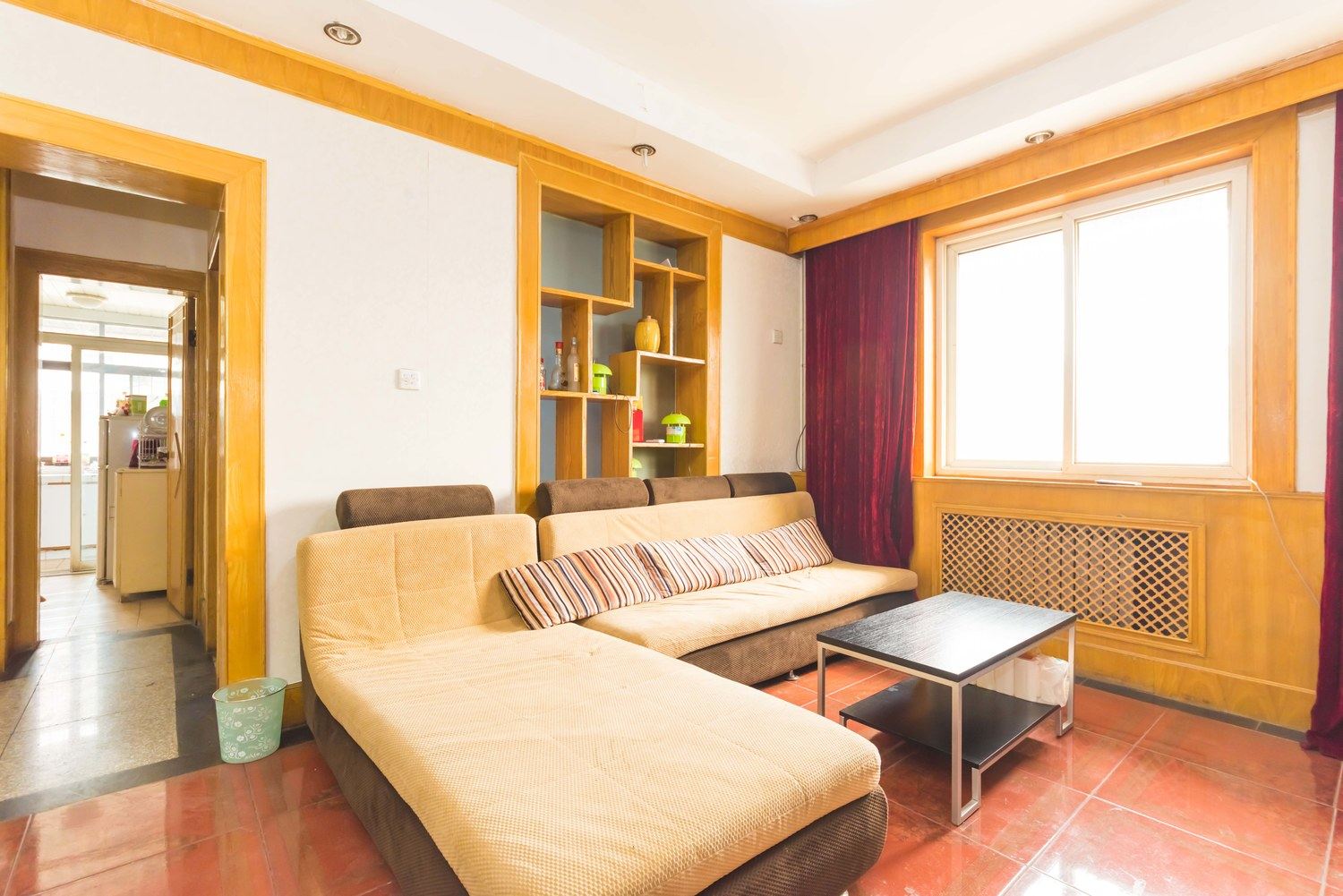 三室一厅套房(无窗)