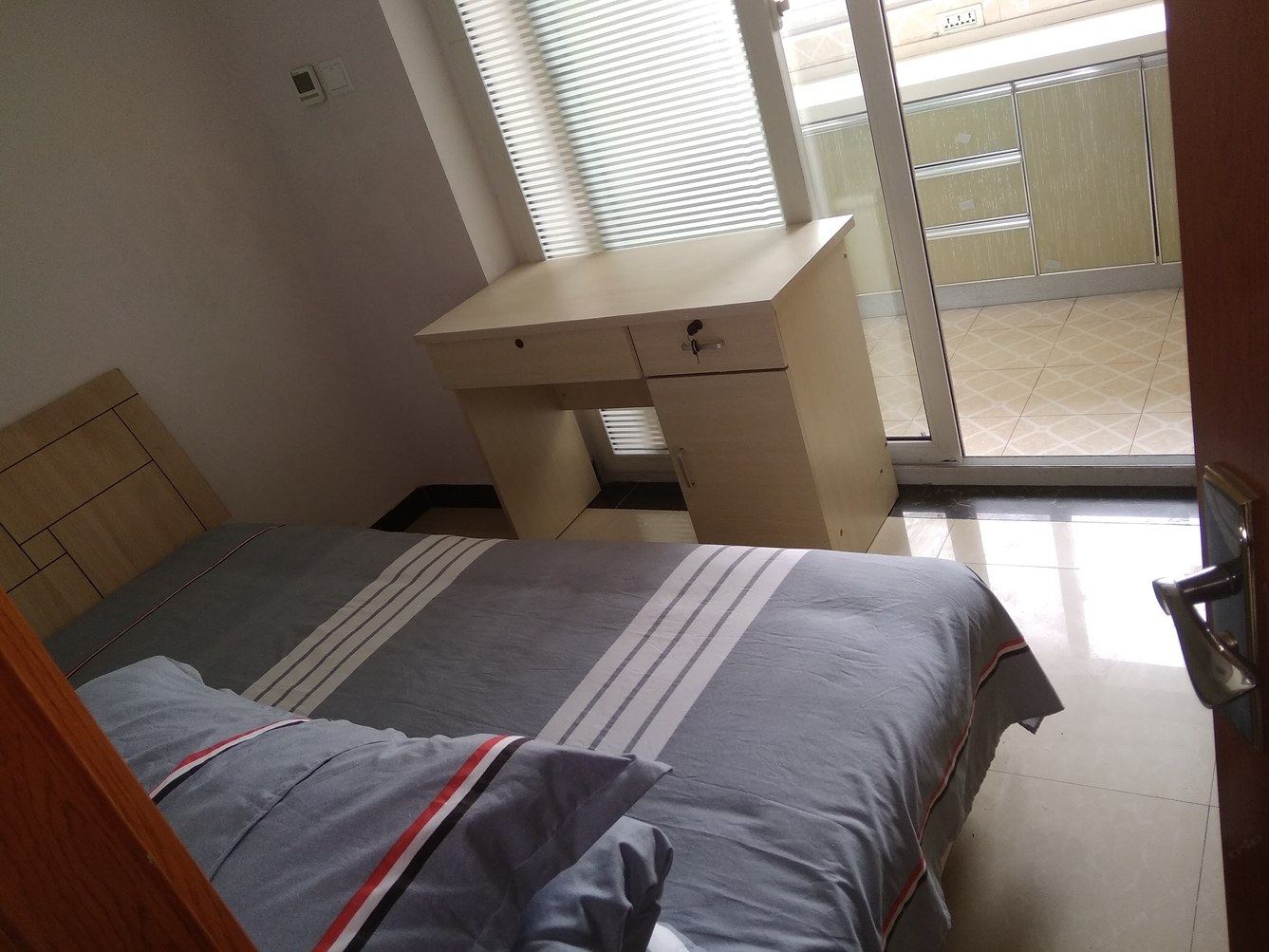 西安温暖阳光小屋公寓