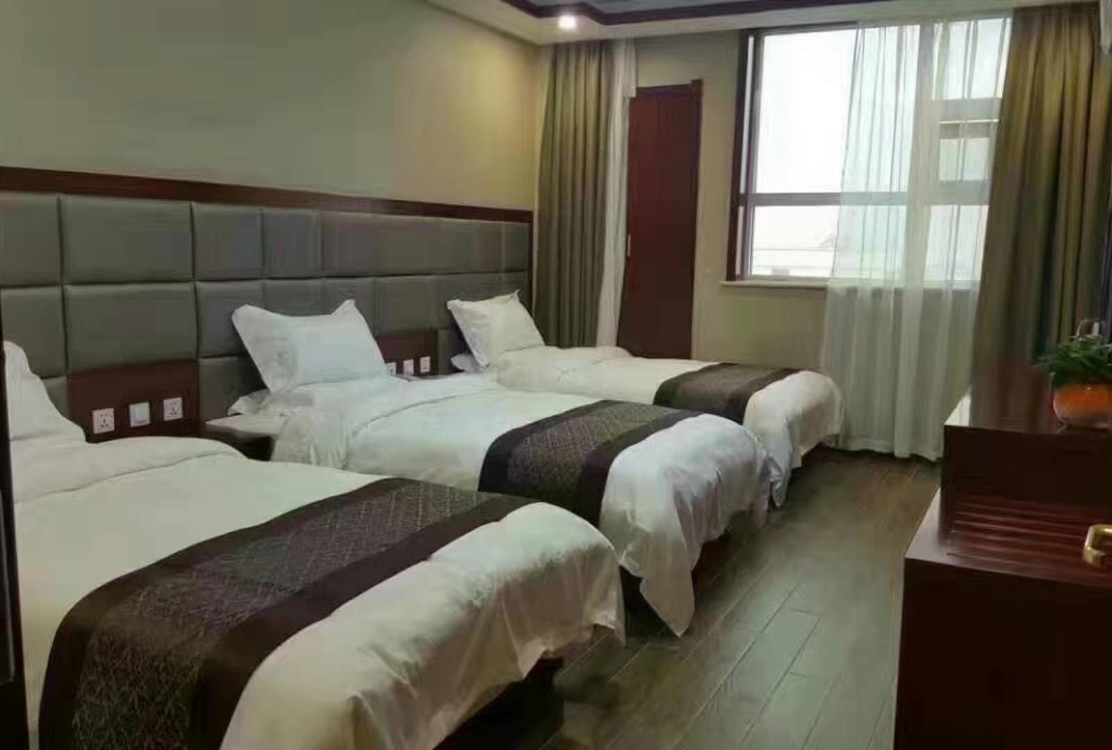 豪华三人间