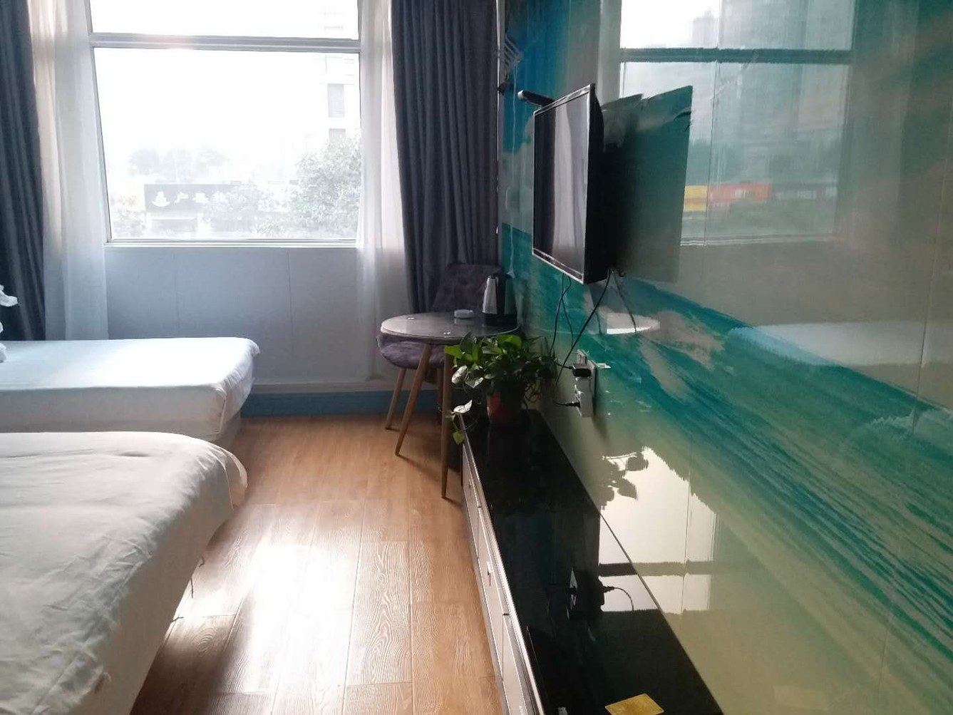 温馨三人间