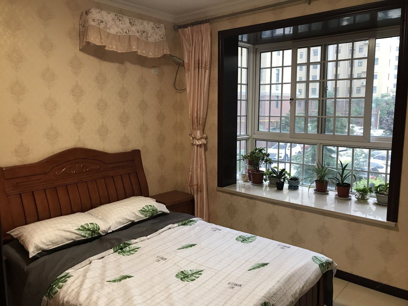 陋舍小唐公寓(西安蒋家村店)