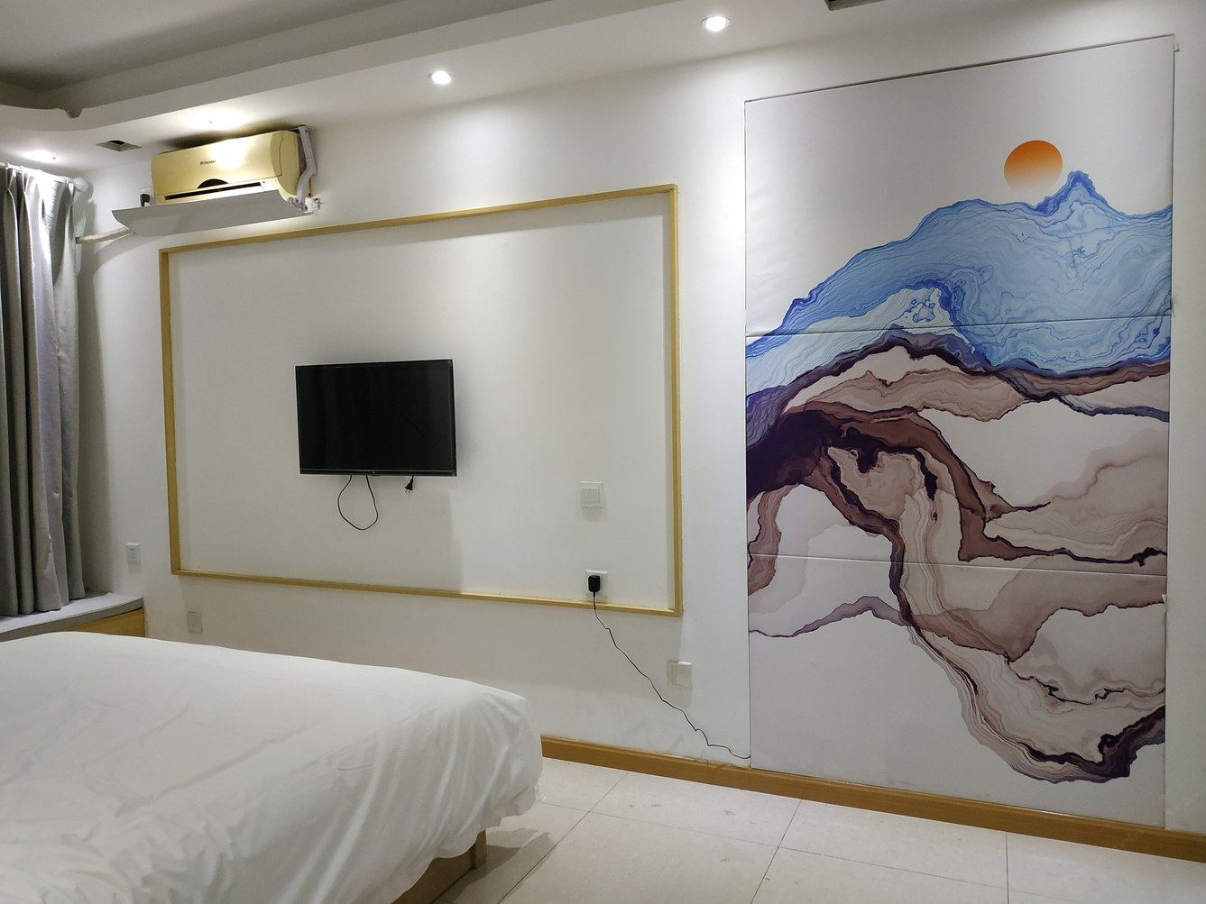 现代简约大床房