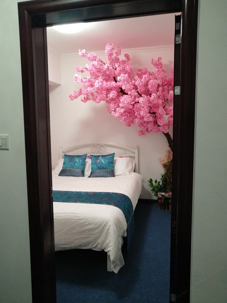 西安爱在旅途樱花树浪漫小屋公寓
