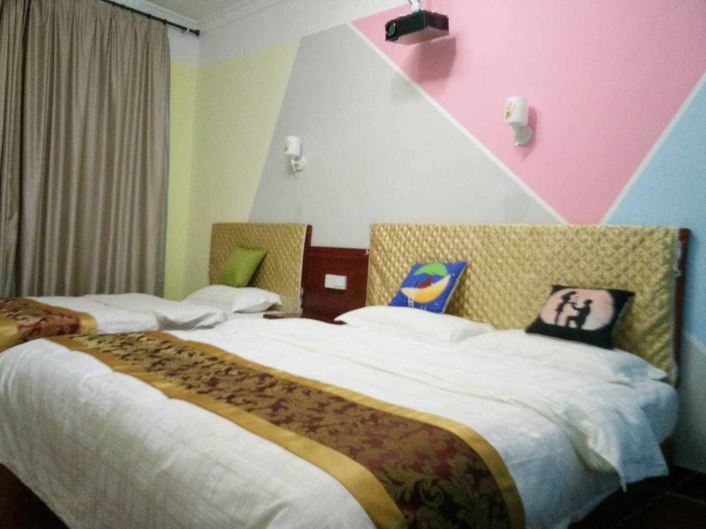 温馨三人间