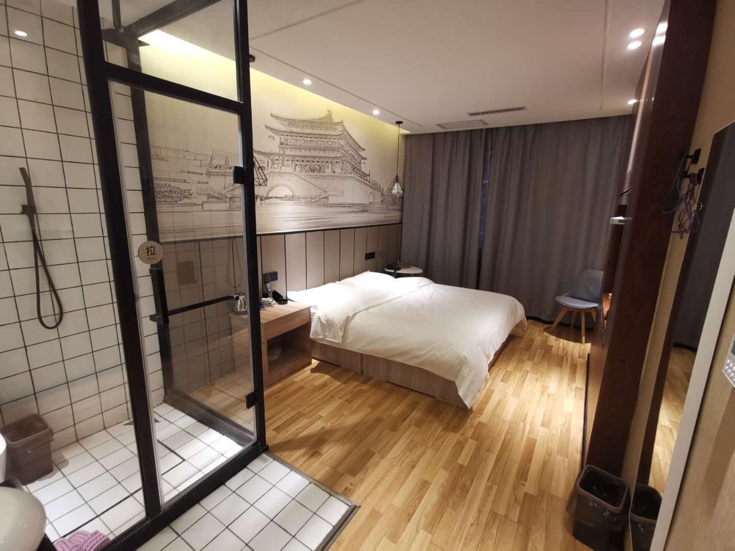 标准大床房
