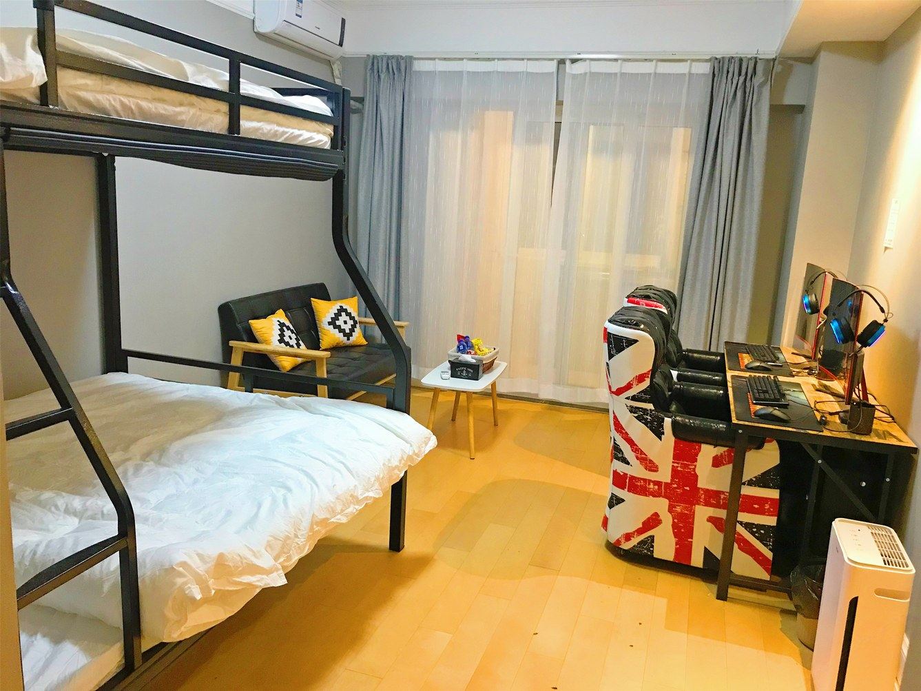 小鲨鱼公寓(西安曲江路店)
