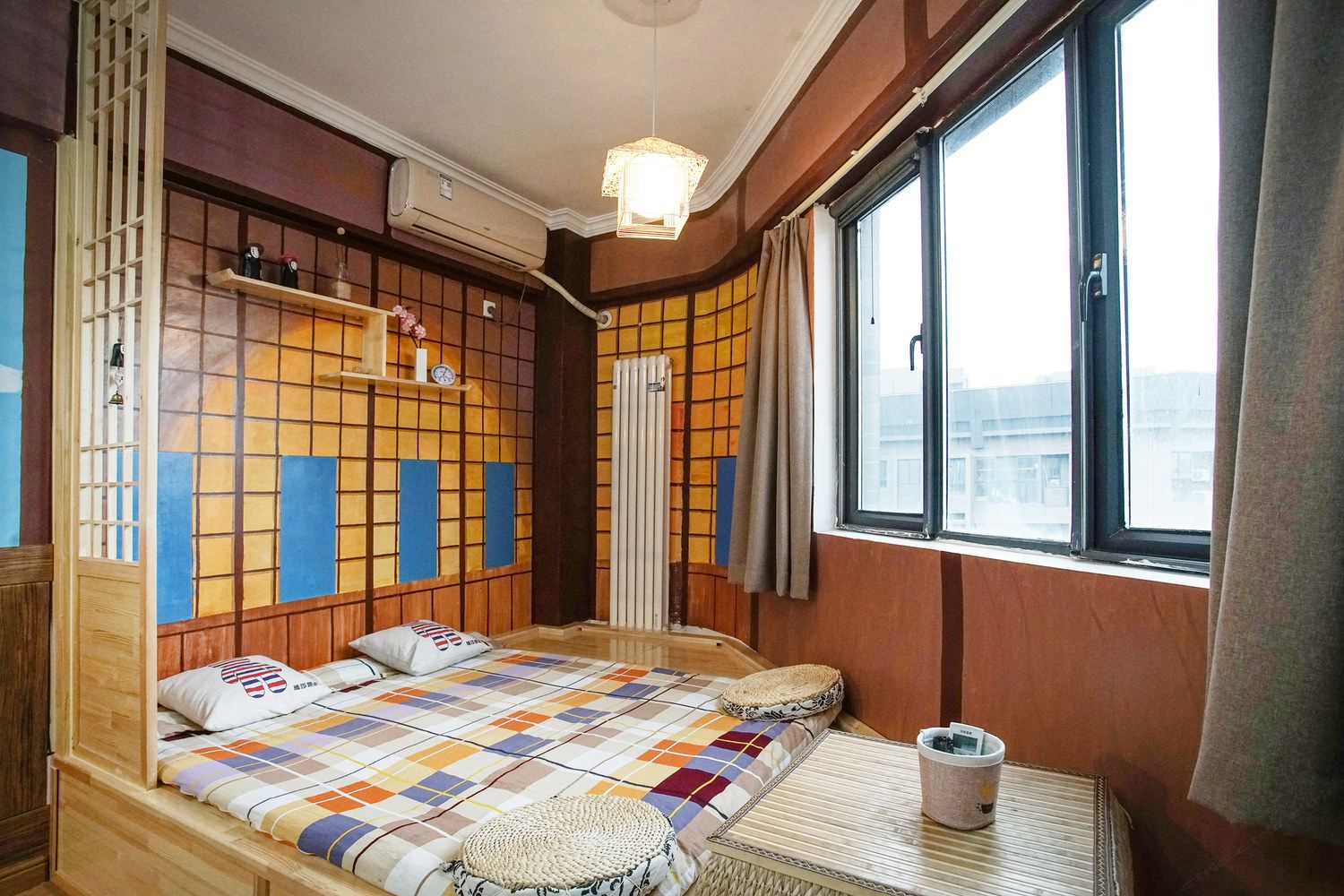 榻榻米一室二床房