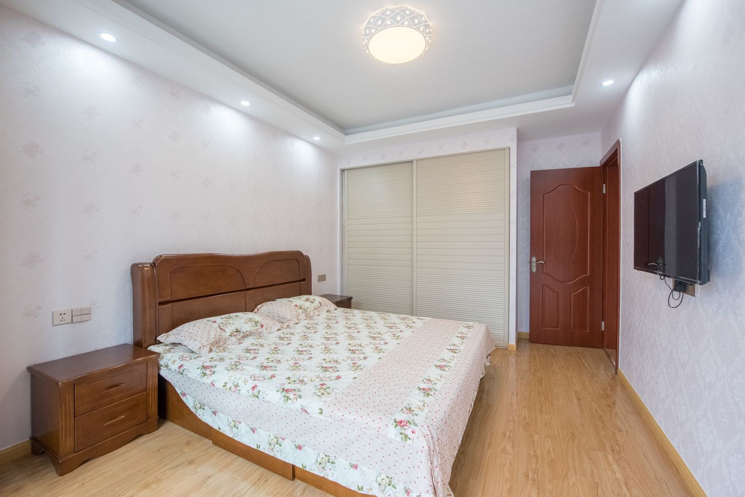 无锡桃花盛开公寓