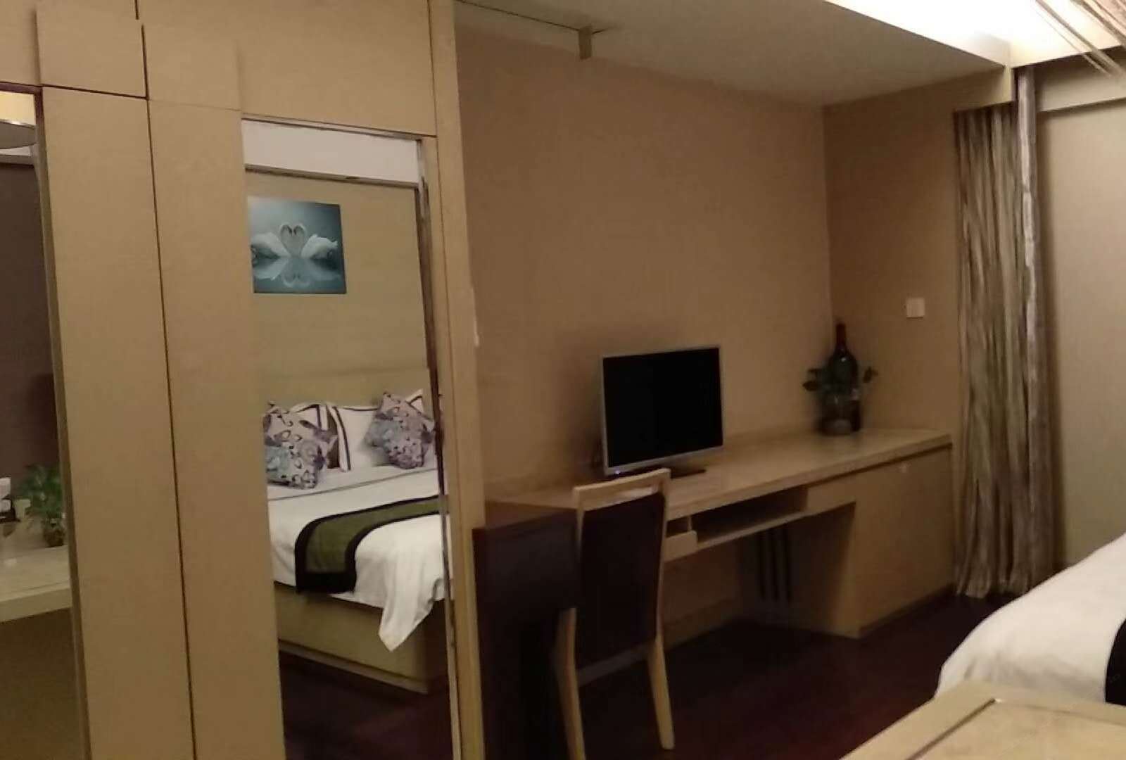 商务大床房