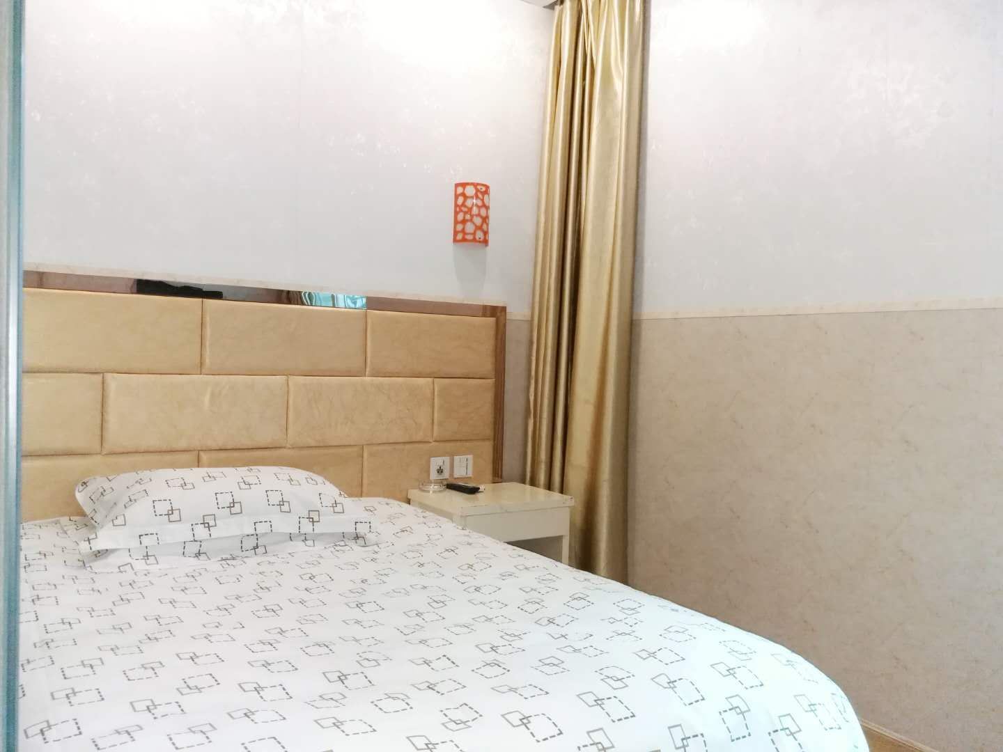 标准大床房B