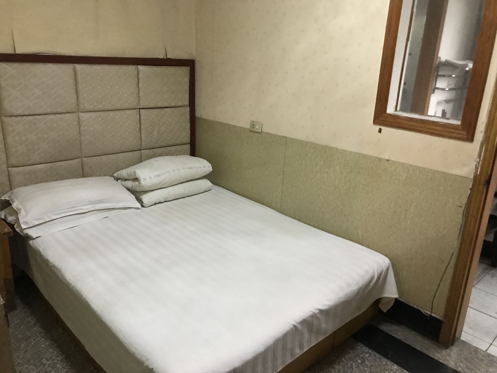 普通大床房