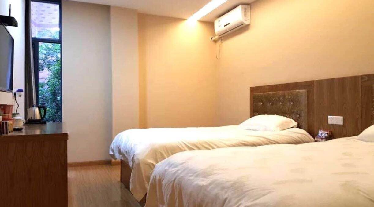 标准双床房