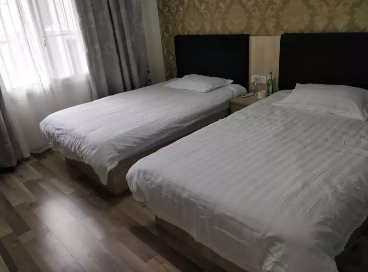 标准双床房