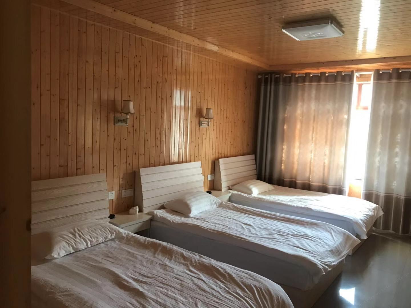 三人房