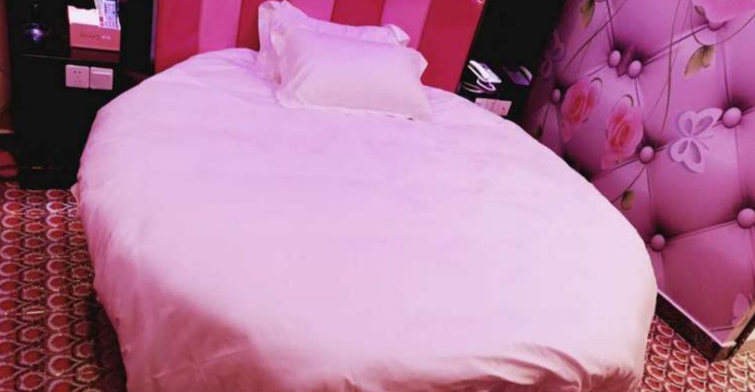 豪华圆床房