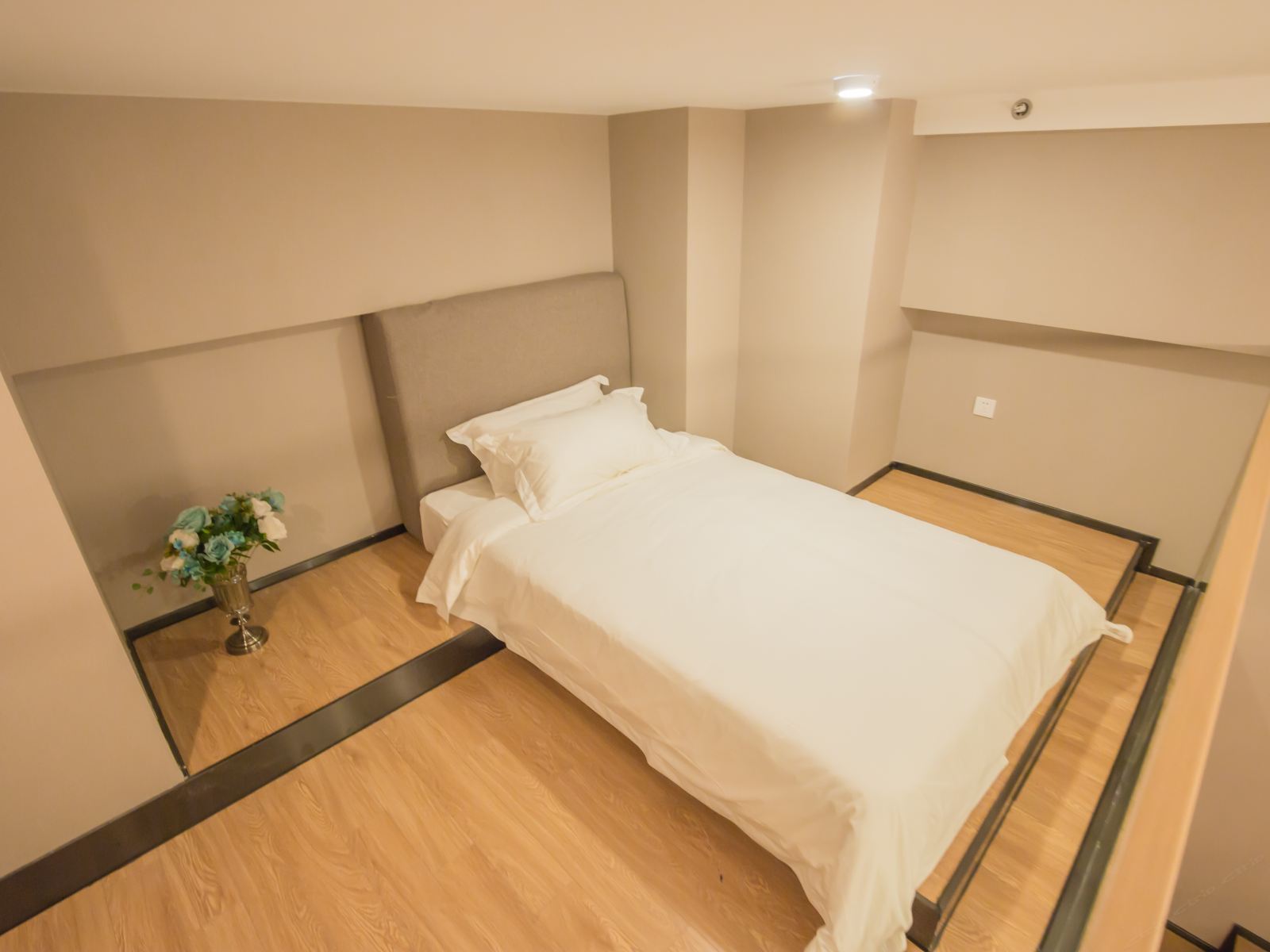 精品LOFT商务双床房