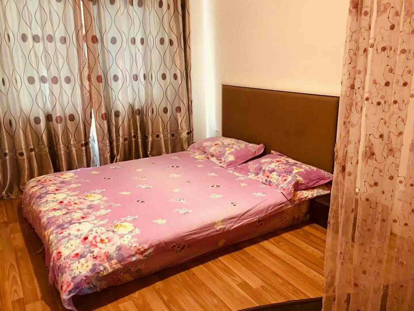 榻榻米大床房