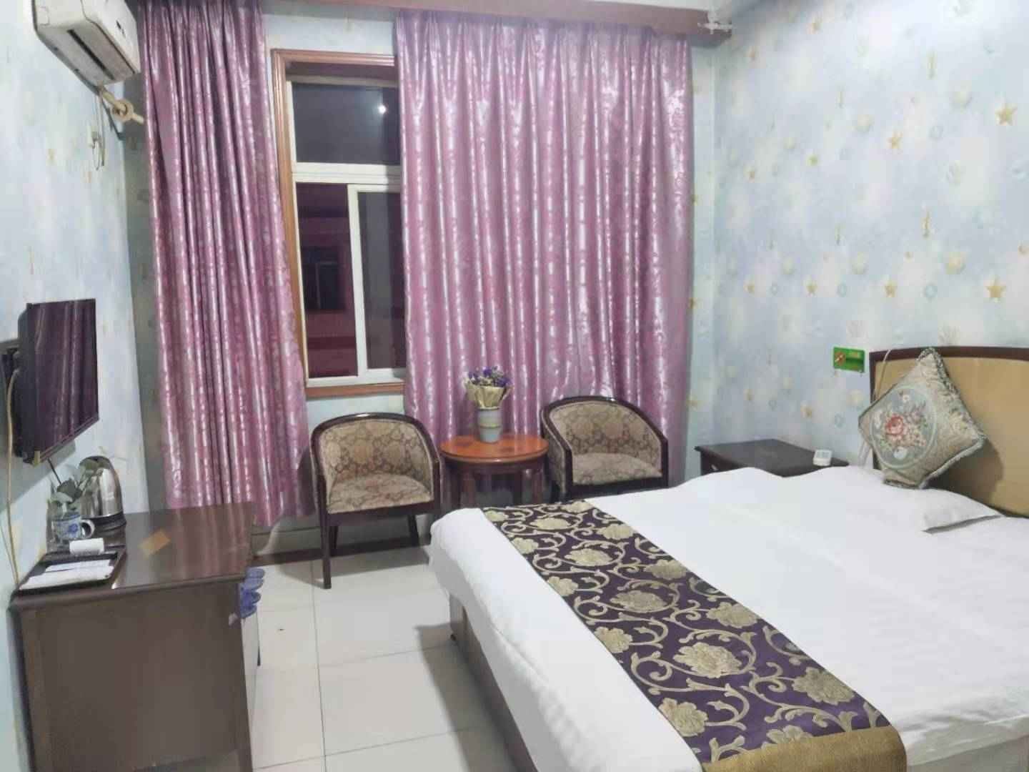 豪华大床房