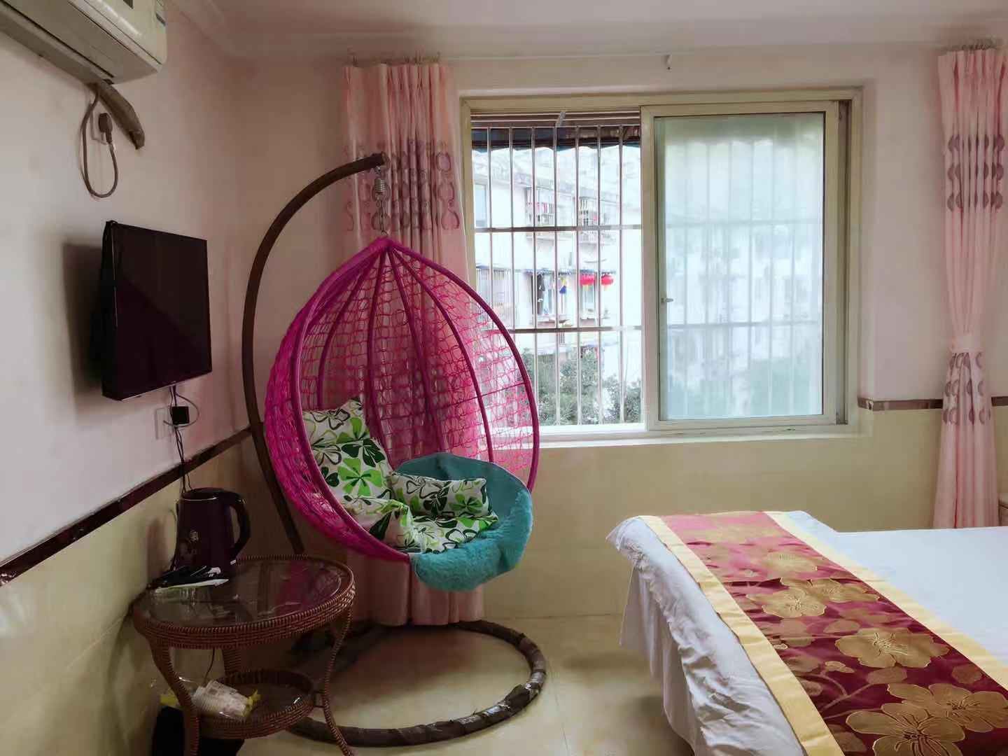 吊篮大床房
