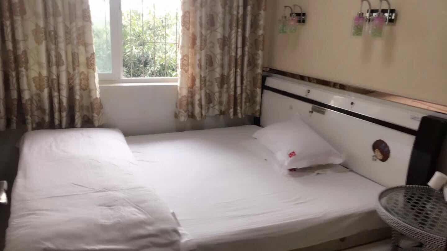 舒适大床房