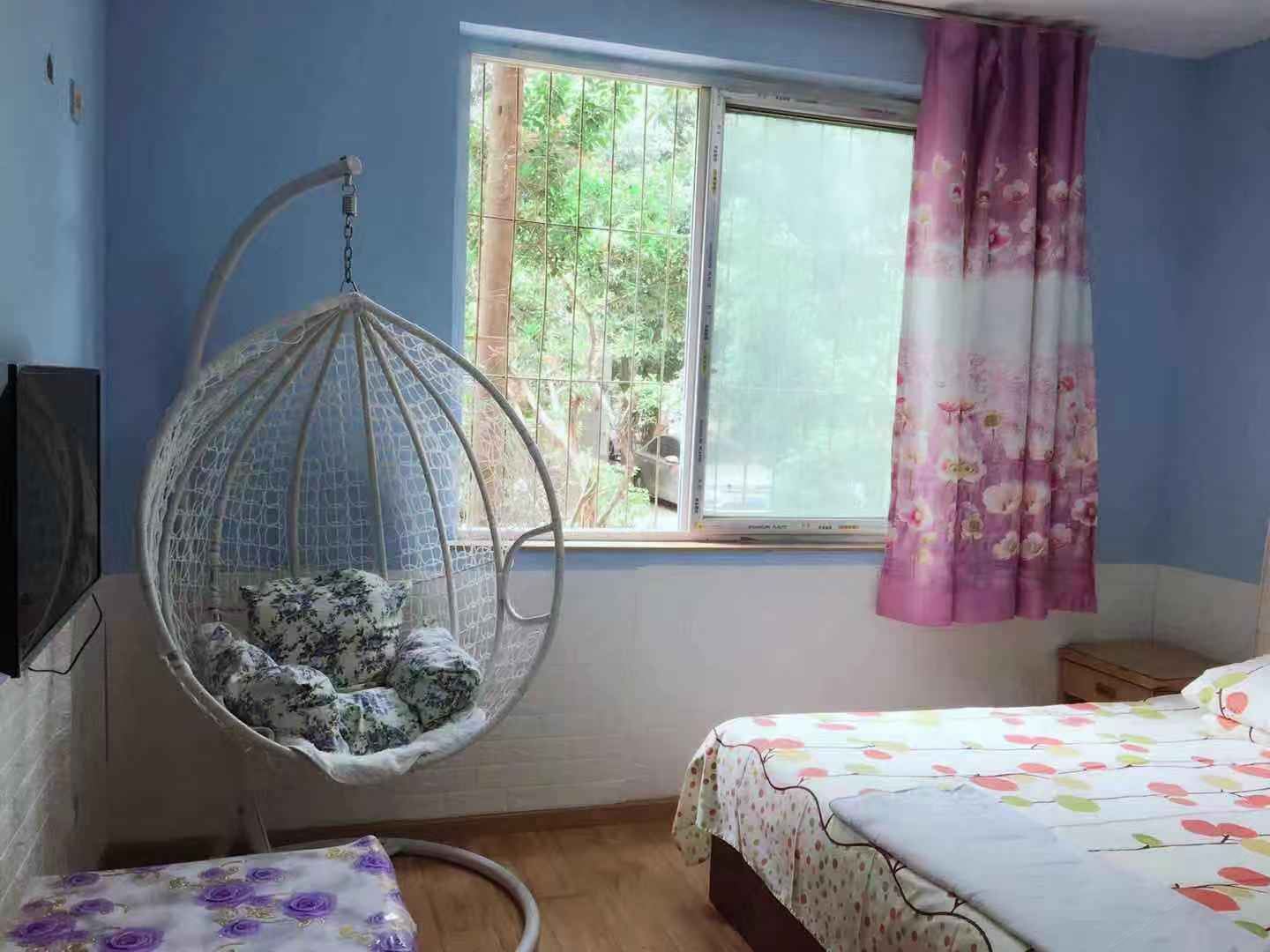 吊篮大床房