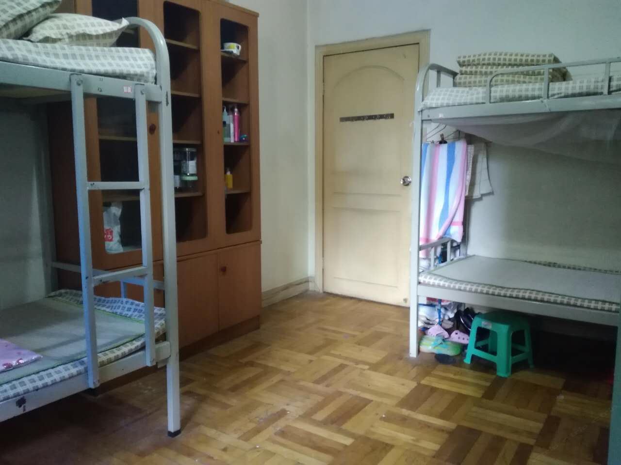 女生六人间