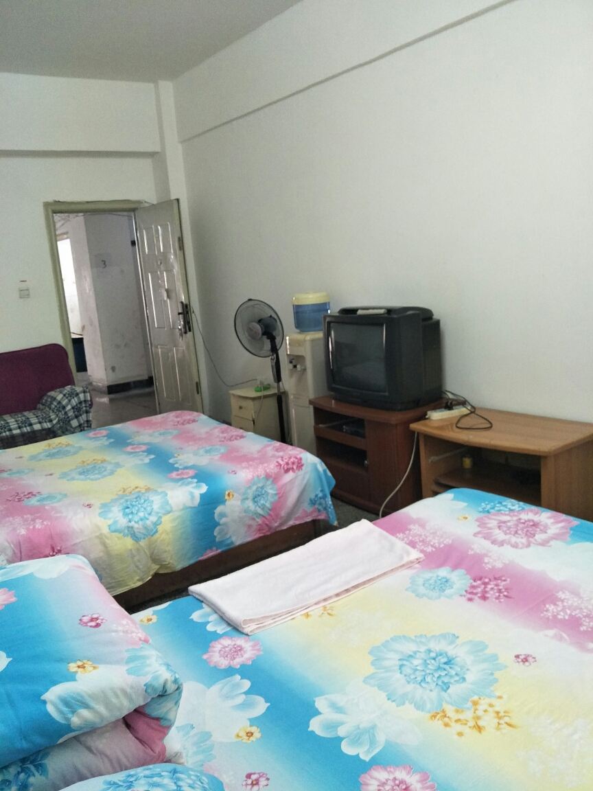 公卫双床间