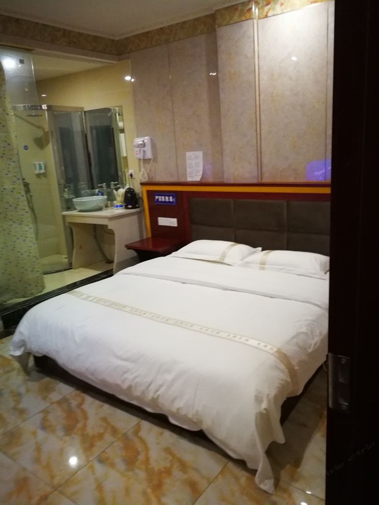 标准大床房
