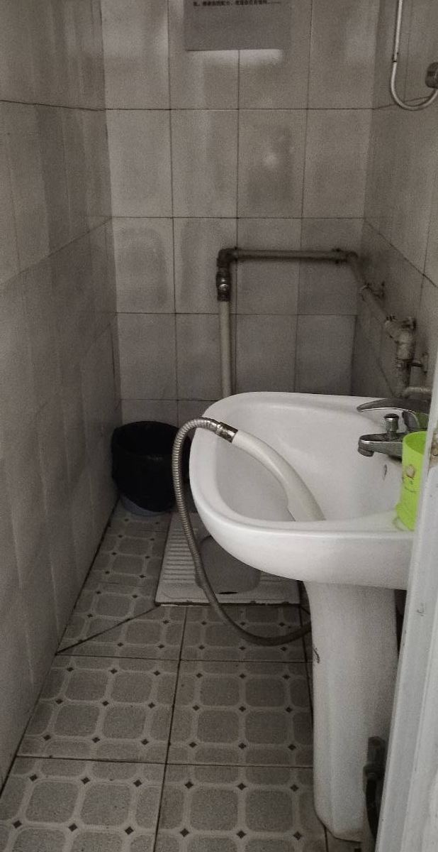 经济大床房