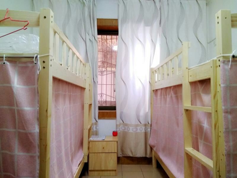 雅致六人间(床位)(公共卫浴)