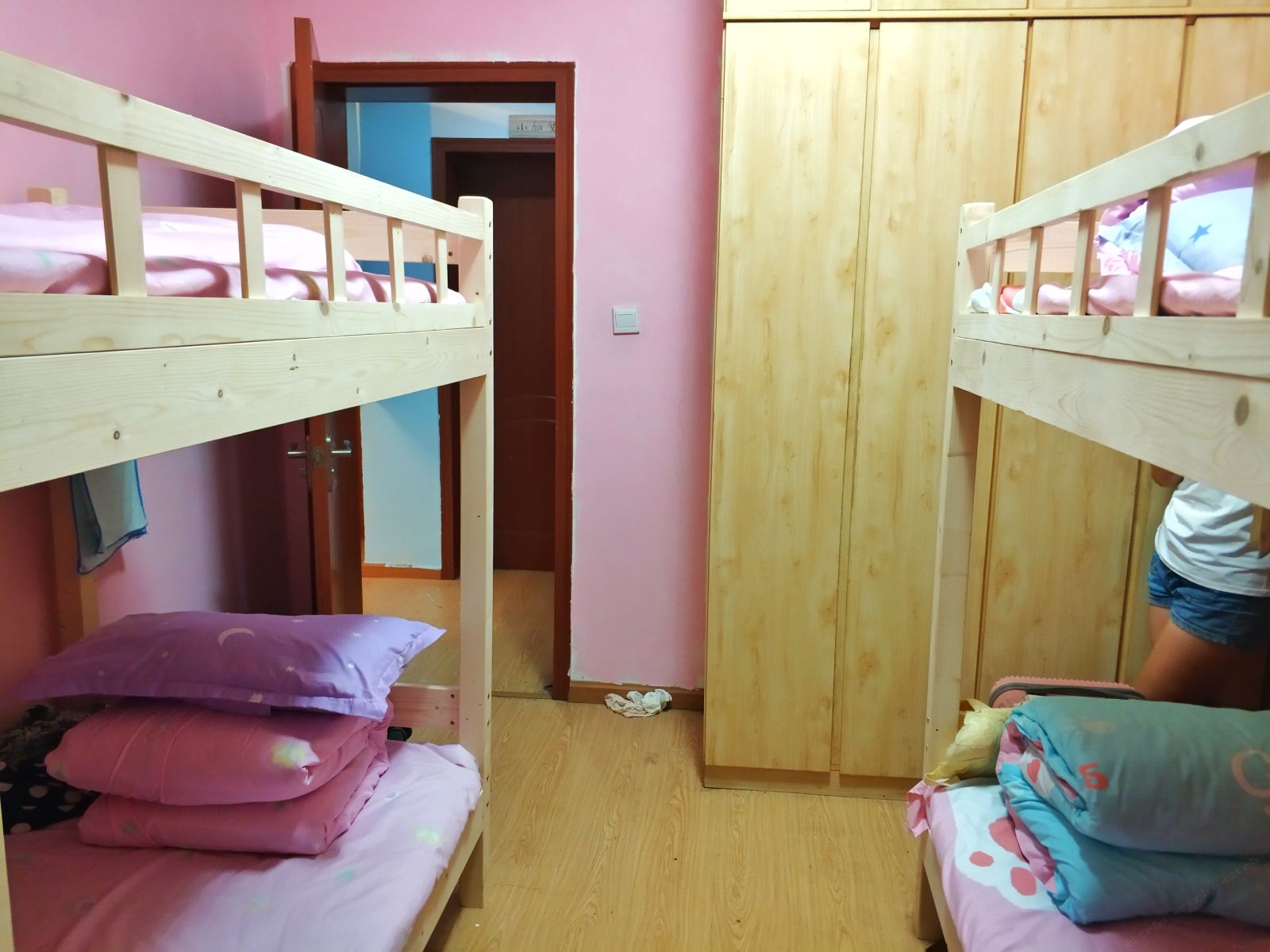 女生四人间(床位房)(公共卫浴)
